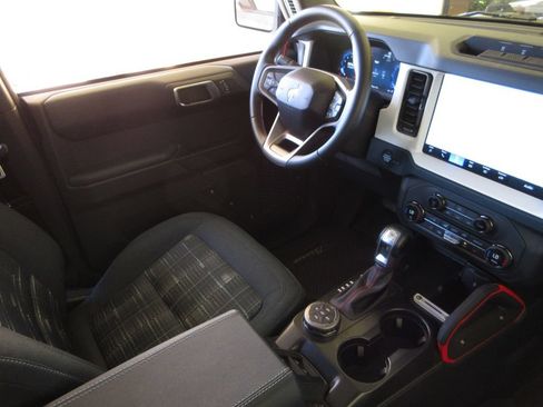 Certified 2025 Ford Bronco Heritage Edition AWD/4WD image 23