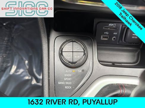 Used 2018 Jeep Cherokee Trailhawk w/ Quick Order Package 25L image 16