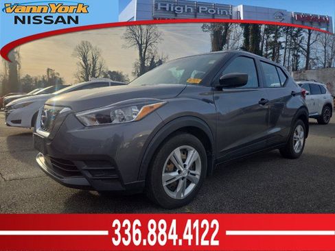 Certified 2020 Nissan Kicks S image 1