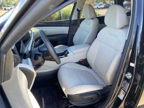 Used 2025 Hyundai Tucson SE FWD image 18