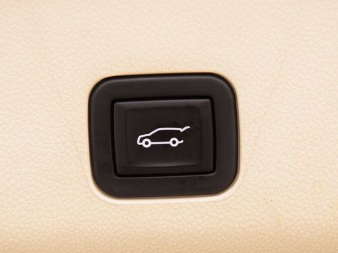 Used 2023 Cadillac Escalade ESV Premium Luxury Platinum w/ Heavy-Duty Trailer Package image 27