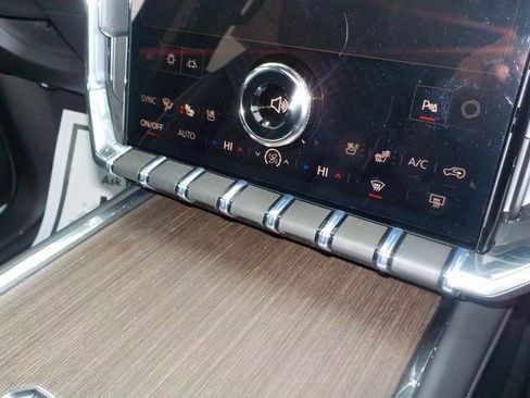 New 2026 GMC Acadia Denali w/ Super Cruise Package image 43