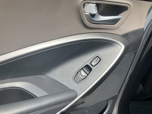 Used 2018 Hyundai Santa Fe Limited image 35