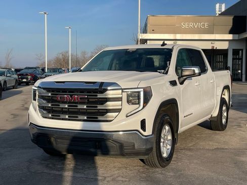 Used 2022 GMC Sierra 1500 SLE image 3