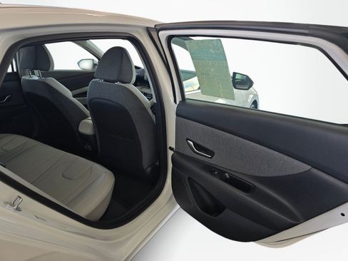 New 2026 Hyundai Elantra Limited FWD image 37
