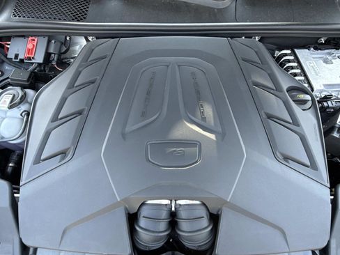 Used 2024 Porsche Cayenne S image 40