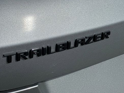 Used 2023 Chevrolet TrailBlazer RS FWD image 27