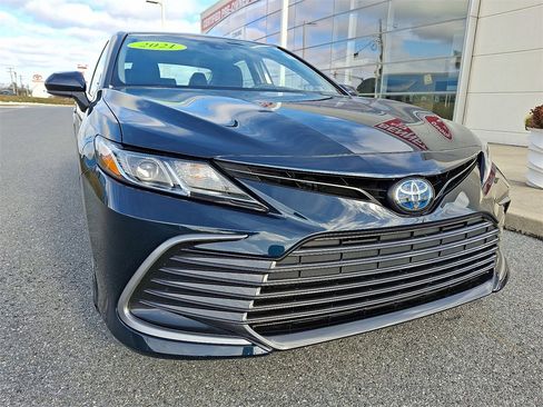 Certified 2021 Toyota Camry LE image 2