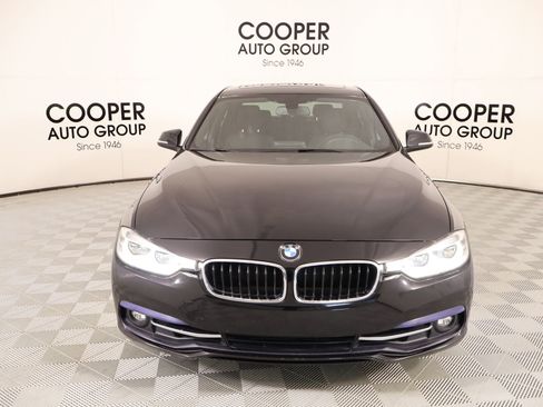 Used 2018 BMW 330i xDrive Sedan AWD/4WD image 9