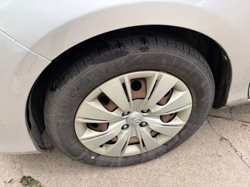 Used 2013 Toyota Yaris LE FWD image 7