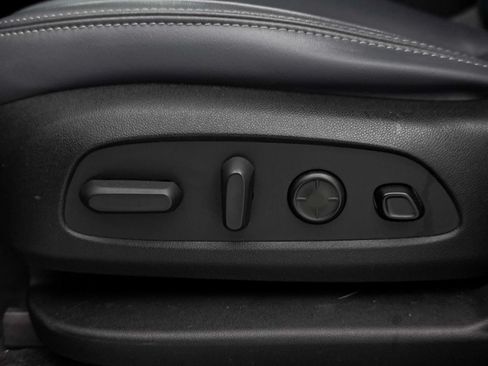Used 2022 Buick Enclave Premium AWD/4WD image 29