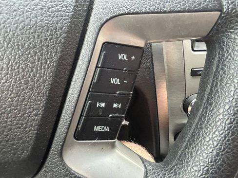 Used 2012 Ford Fusion SE FWD image 18