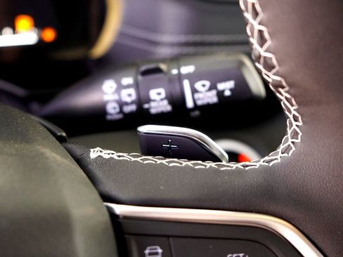 New 2025 Jeep Grand Cherokee Laredo X w/ Luxury Tech Group I image 14