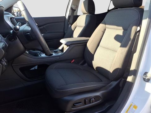 Used 2021 GMC Acadia SLE w/ Driver Convenience Package image 17