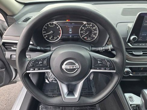 Used 2023 Nissan Altima 2.5 SV image 29