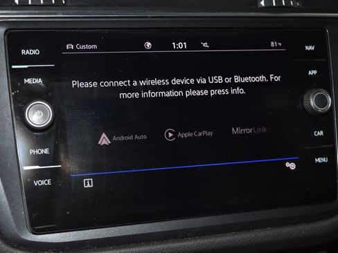 Used 2021 Volkswagen Tiguan SEL AWD/4WD image 11