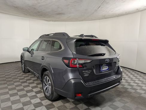 Used 2025 Subaru Outback Premium image 4