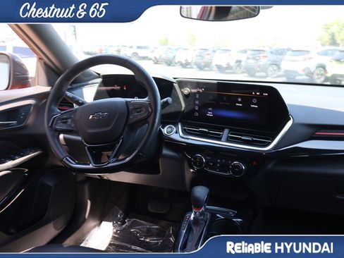 Used 2024 Chevrolet Trax RS w/ Driver Confidence Package FWD image 14