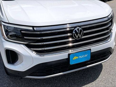 Used 2024 Volkswagen Atlas SE w/ Panoramic Sunroof Package AWD/4WD image 32