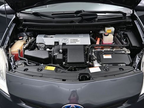 Used 2015 Toyota Prius Two FWD image 32