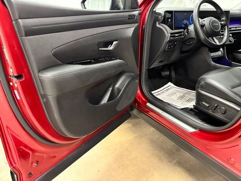 Certified 2025 Hyundai Tucson Limited FWD image 9