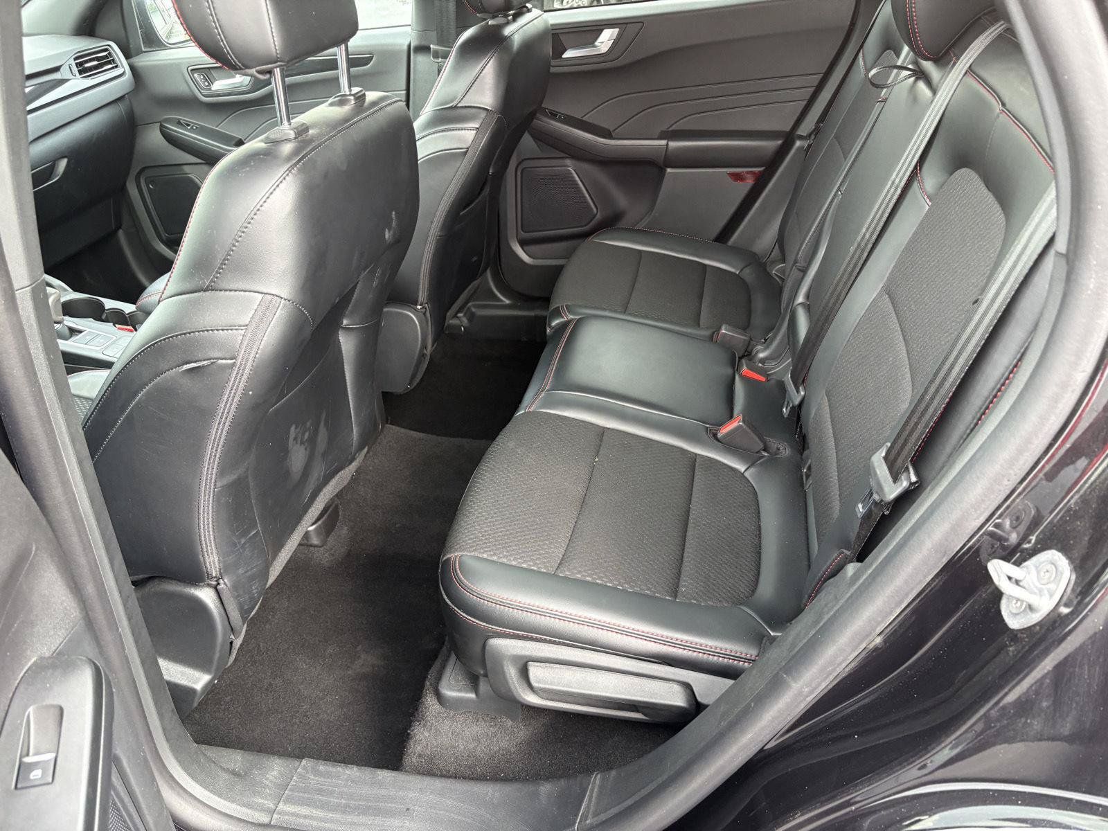 Used 2025 Ford Escape ST-Line FWD image 12