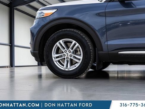 Used 2021 Ford Explorer XLT AWD/4WD image 32