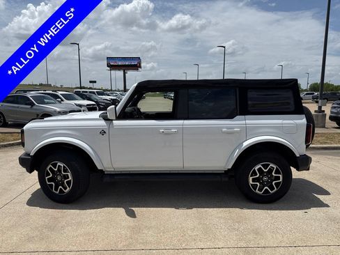 Used 2022 Ford Bronco Outer Banks AWD/4WD image 3