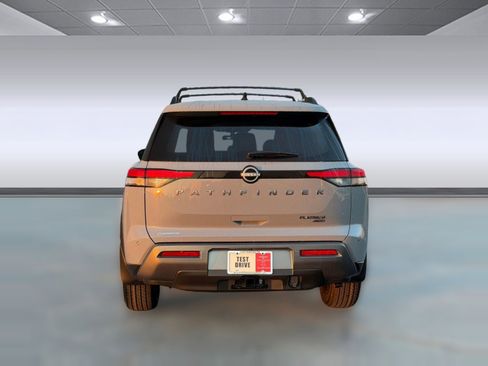 New 2026 Nissan Pathfinder Platinum AWD/4WD image 10