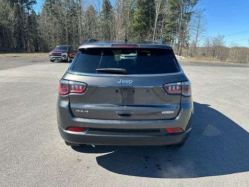 Used 2023 Jeep Compass Latitude w/ Convenience Group AWD/4WD image 4