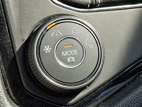 Used 2025 Volkswagen Taos S AWD/4WD image 25