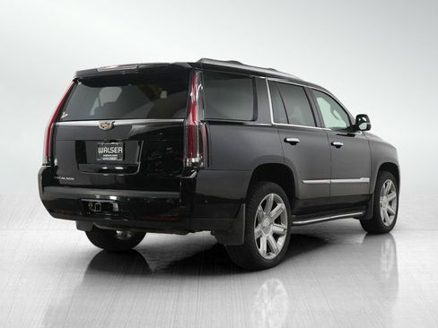 Used 2018 Cadillac Escalade Luxury AWD/4WD image 6