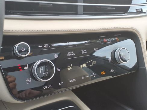 Certified 2023 INFINITI QX60 Luxe w/ Cargo Package image 11