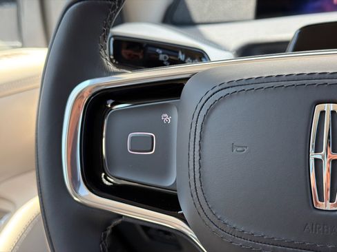 New 2027 Lincoln Navigator Reserve AWD/4WD image 24