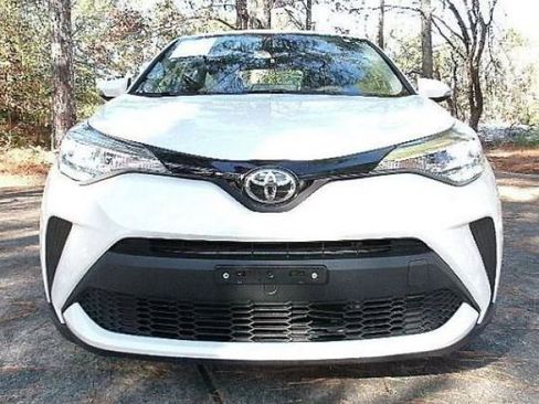 Used 2021 Toyota C-HR LE FWD image 6