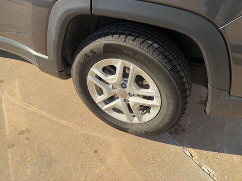 Used 2021 Jeep Compass Sport w/ Cold Weather Group image 30