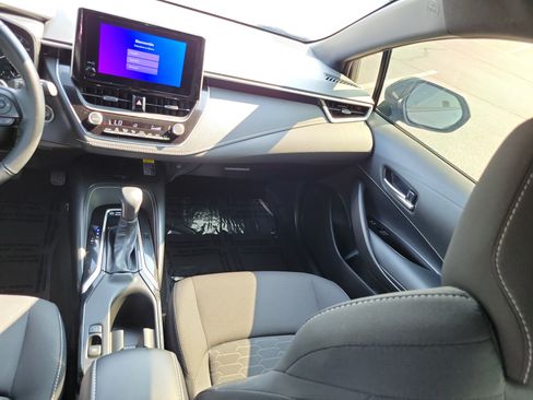 Certified 2025 Toyota Corolla SE w/ SE Package FWD image 14