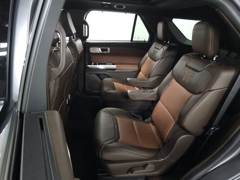 Used 2023 Ford Explorer King Ranch w/ Technology Package AWD/4WD image 34