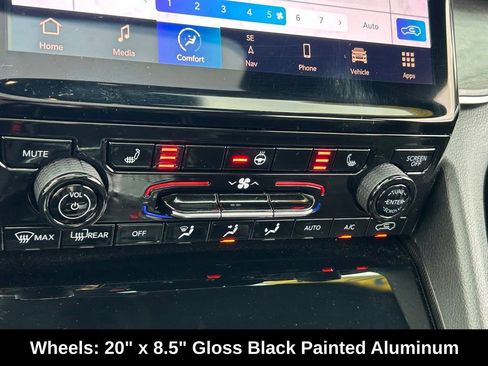 Certified 2024 Jeep Grand Cherokee Limited w/ Black Appearance Package image 25