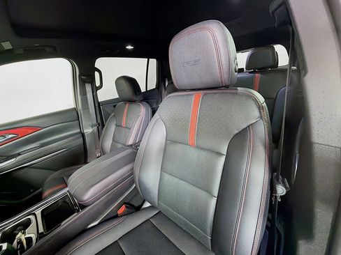 Used 2024 Chevrolet Traverse RS w/ LPO, Floor Liner Package AWD/4WD image 12