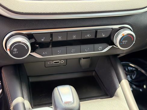 Used 2020 Nissan Altima 2.5 SR w/ Premium Package FWD image 32