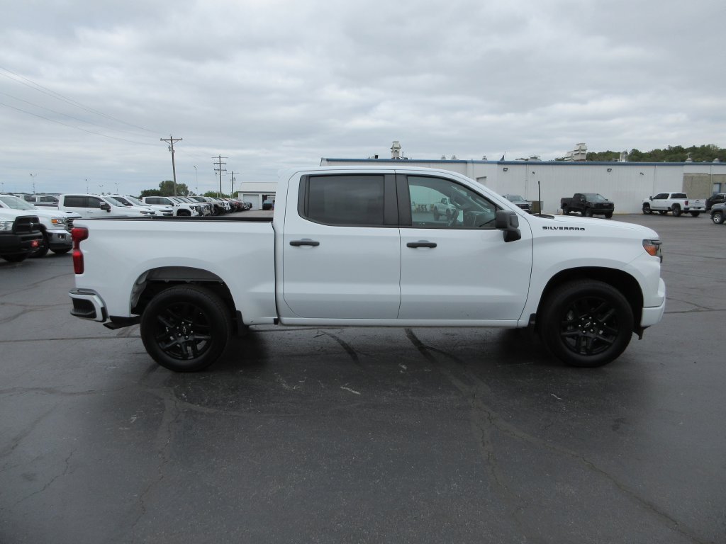 Certified 2022 Chevrolet Silverado 1500 Custom w/ LPO, Dark Essentials Package RWD image 4