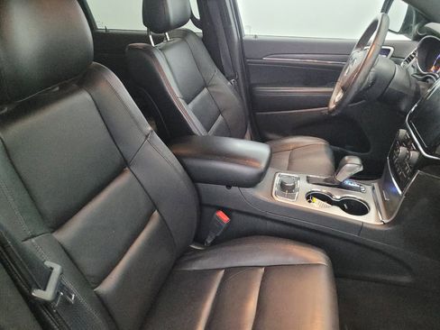 Used 2019 Jeep Grand Cherokee Limited image 21