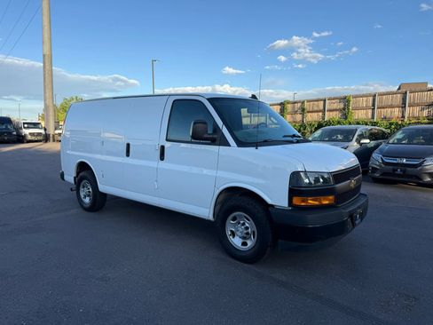 Used 2021 Chevrolet Express 2500 RWD image 9