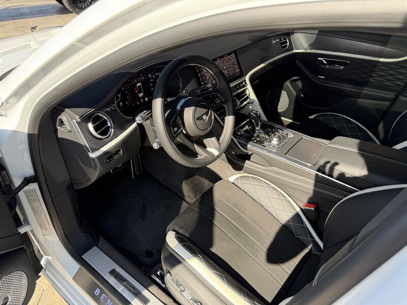 Used 2024 Bentley Flying Spur W12 AWD/4WD image 10
