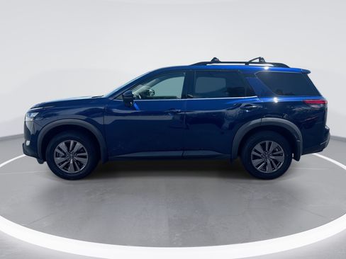 Certified 2024 Nissan Pathfinder SV FWD image 7