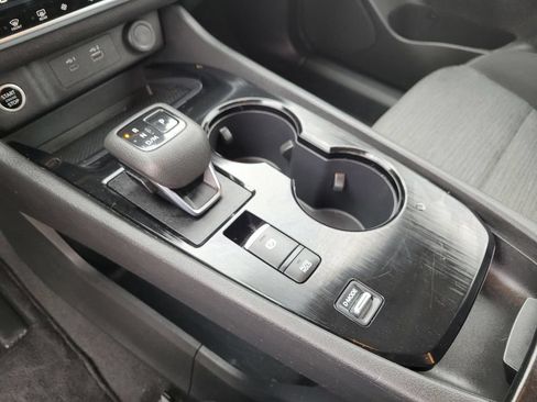 Used 2023 Nissan Rogue SV FWD image 27