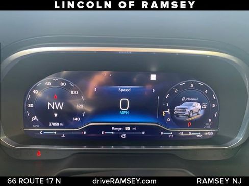 Used 2022 Chevrolet Tahoe LT w/ Luxury Package image 14