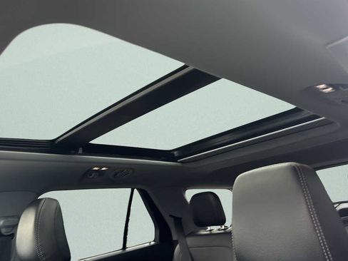 Used 2022 Ford Explorer Limited w/ Equipment Group 301A image 33