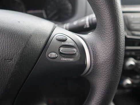 Used 2020 Nissan Pathfinder S image 17